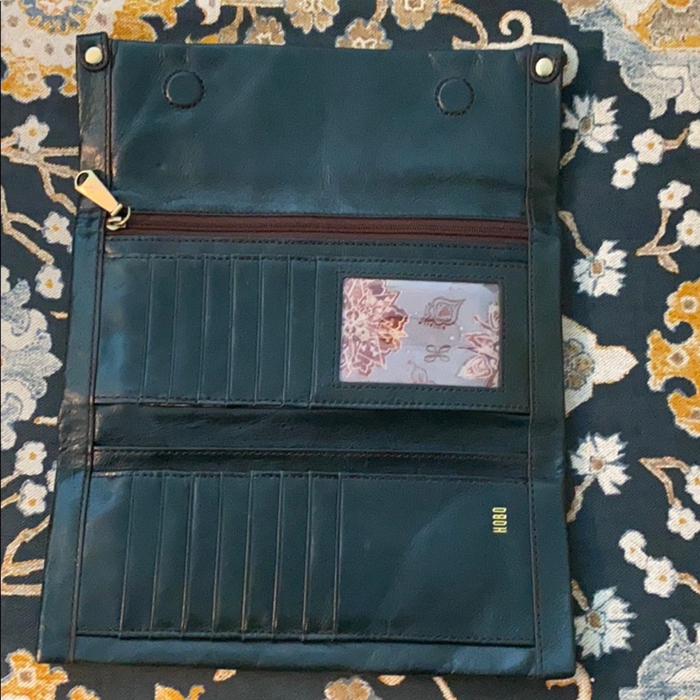 Beautiful NWOT HOBO wallet